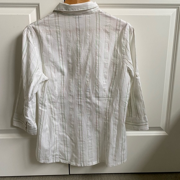 North face ladies cotton button up top - Picture 5 of 8